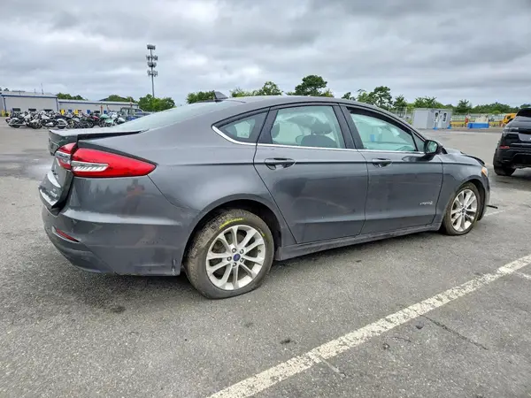 3FA6P0LU5KR157181 — 2019 Ford Fusion, фото 3 с аукциона Copart, Передняя часть