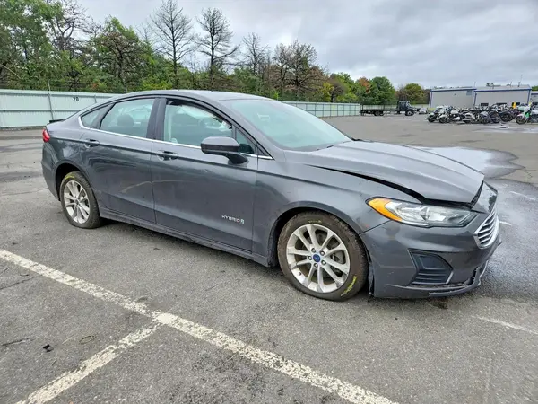 3FA6P0LU5KR157181 — 2019 Ford Fusion, фото 4 с аукциона Copart, Передняя часть