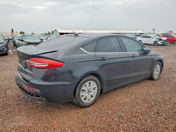 3FA6P0G73KR176820 — 2019 Ford Fusion, фото 3 с аукциона Copart, Задняя часть