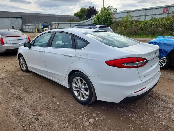 3FA6P0HD7KR203795 — 2019 Ford Fusion, фото 2 с аукциона Copart, Передняя часть