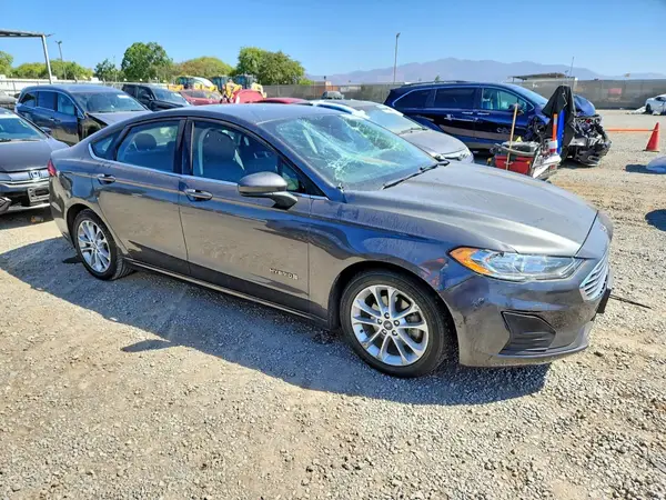 3FA6P0LU4KR178183 — 2019 Ford Fusion, фото 4 с аукциона Copart, Передняя часть