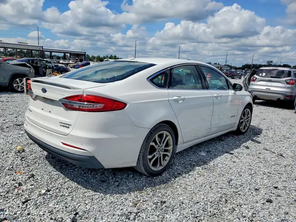 3FA6P0RU0KR105058 — 2019 Ford Fusion, фото 3 с аукциона Copart 29.09.2026, Механические повреждения