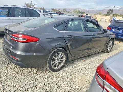 3FA6P0HD1KR135851 — 2019 Ford Fusion, фото 3 с аукциона Copart 13.10.2026, Боковая часть