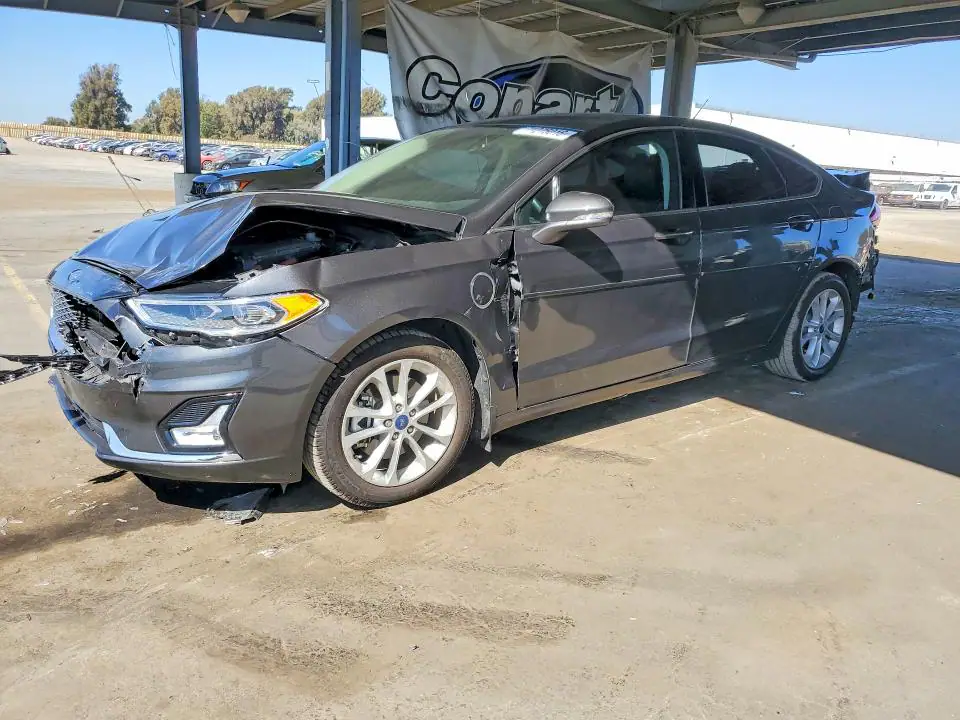 3FA6P0SU3KR115383 Ford Fusion 2019 — повреждение Задняя часть, фото до ремонта