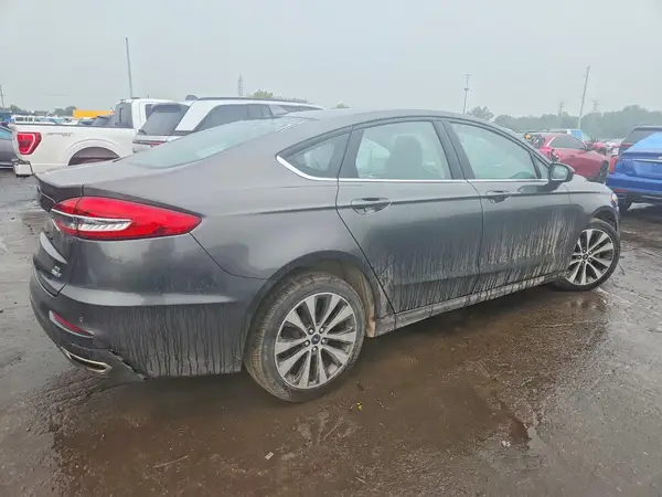 3FA6P0T99LR180041 — 2020 Ford Fusion, фото 3 с аукциона Copart, Передняя часть
