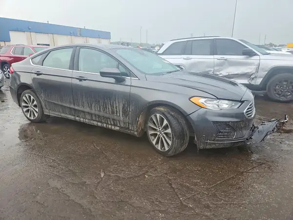 3FA6P0T99LR180041 — 2020 Ford Fusion, фото 4 с аукциона Copart, Передняя часть