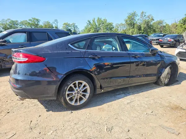 3FA6P0HD6LR260099 — 2020 Ford Fusion, фото 3 с аукциона Copart, Повреждения снизу