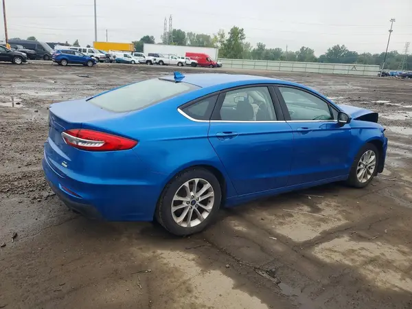 3FA6P0HD0LR260759 — 2020 Ford Fusion, фото 3 с аукциона Copart, Передняя часть