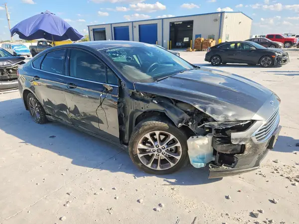 3FA6P0HD9LR230806 — 2020 Ford Fusion, фото 4 с аукциона Copart 05.10.2026, Передняя часть