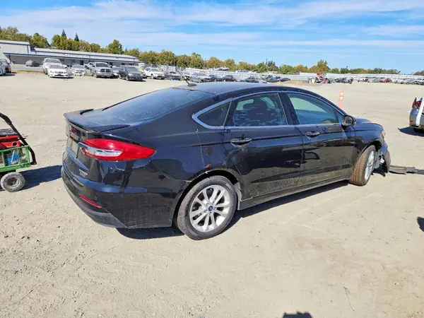3FA6P0SU4LR132629 — 2020 Ford Fusion, фото 3 с аукциона Copart 29.09.2026, Передняя часть
