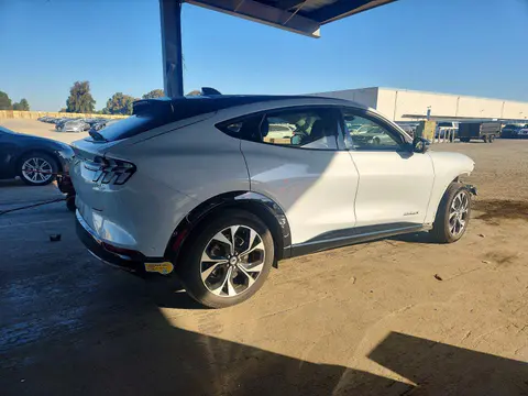 2022 Ford Mustang Mach-E VIN 3FMTK3R73NMA26875 фото 3