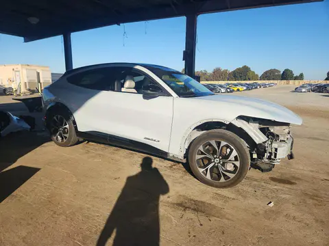2022 Ford Mustang Mach-E VIN 3FMTK3R73NMA26875 фото 4