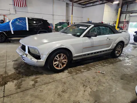 1ZVFT84N255186881 — 2005 Ford Mustang, Передняя часть (Front End), фото до ремонта