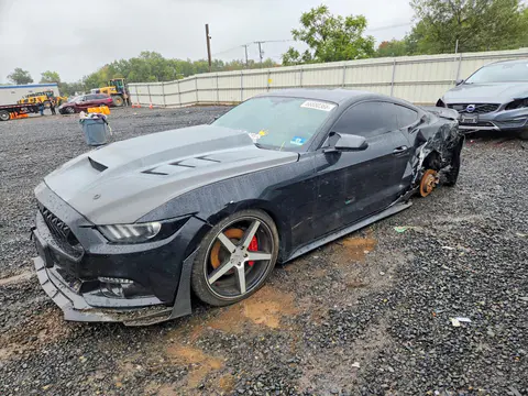 1FA6P8TH0F5411003 — 2015 Ford Mustang, Задняя часть, фото до ремонта