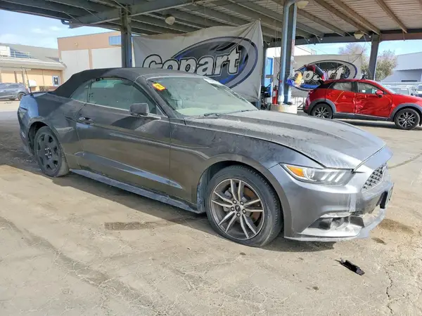 1FATP8UH4G5304796 — 2016 Ford Mustang, фото 4 с аукциона Copart 13.10.2026, Мелкие вмятины и царапины