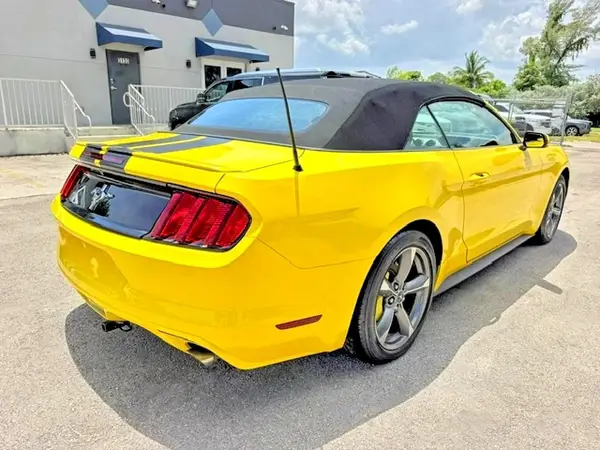 1FATP8EM1H5236809 — 2017 Ford Mustang, фото 3 с аукциона Copart 15.10.2026, Подтопление