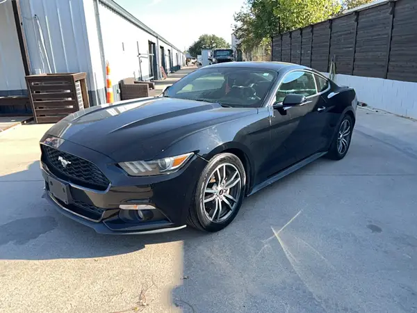 1FA6P8TH6H5248005 — 2017 Ford Mustang, фото 2 с аукциона Copart, Мелкие вмятины и царапины
