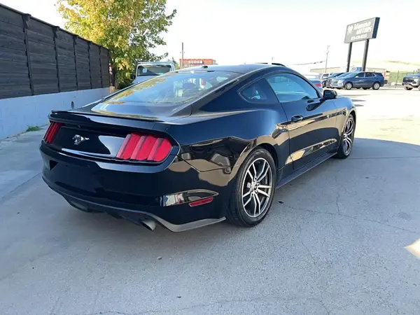 1FA6P8TH6H5248005 — 2017 Ford Mustang, фото 4 с аукциона Copart, Мелкие вмятины и царапины