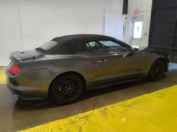 1FATP8UHXJ5155432 — 2018 Ford Mustang, фото 3 с аукциона Copart 06.10.2026, Мелкие вмятины и царапины