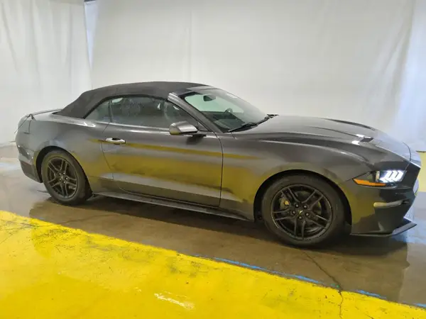 1FATP8UHXJ5155432 — 2018 Ford Mustang, фото 4 с аукциона Copart 06.10.2026, Мелкие вмятины и царапины
