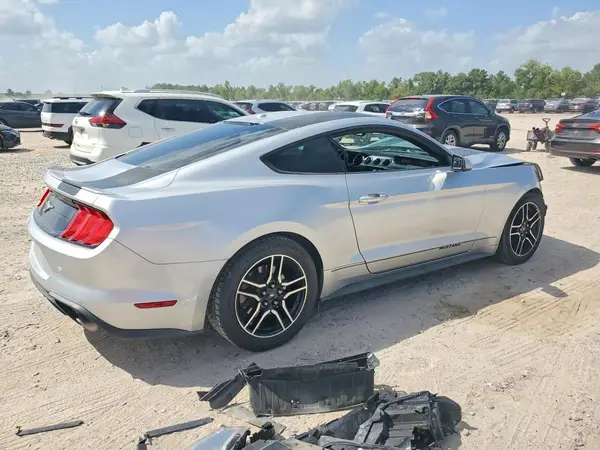 1FA6P8TH2J5133813 — 2018 Ford Mustang, фото 3 с аукциона Copart, Передняя часть