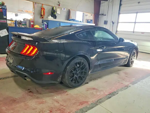1FA6P8TH7J5116831 — 2018 Ford Mustang, фото 3 с аукциона Copart, Передняя часть