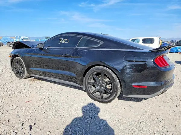 1FA6P8CFXJ5103411 — 2018 Ford Mustang, фото 2 с аукциона Copart, Передняя часть