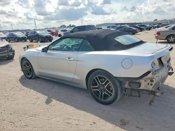 1FATP8UH4J5142725 — 2018 Ford Mustang, фото 2 с аукциона Copart 02.10.2026, Задняя часть