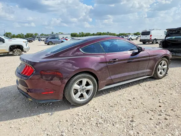 1FA6P8TH5J5144773 — 2018 Ford Mustang, фото 3 с аукциона Copart, Передняя часть
