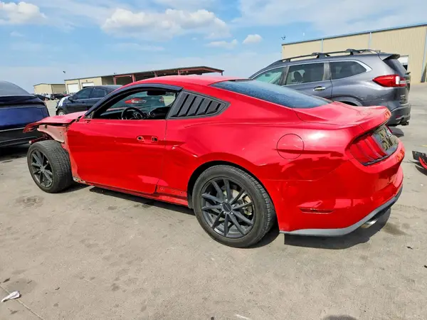 1FA6P8TH0J5108389 — 2018 Ford Mustang, фото 2 с аукциона Copart, Передняя часть