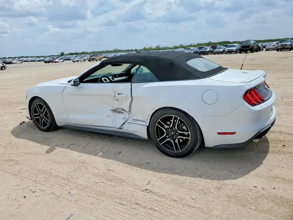 1FATP8UH6J5132665 — 2018 Ford Mustang, фото 2 с аукциона Copart, Боковая часть