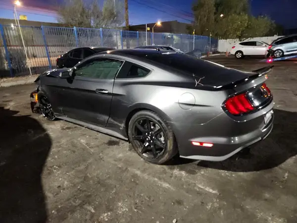 1FA6P8CF5J5114333 — 2018 Ford Mustang, фото 2 с аукциона Copart, Передняя часть