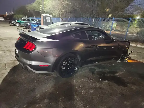 1FA6P8CF5J5114333 — 2018 Ford Mustang, фото 3 с аукциона Copart, Передняя часть