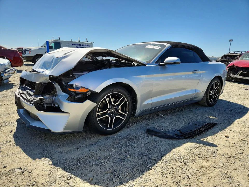 2019 Ford Mustang VIN 1FATP8UH6K5181561 фото 1