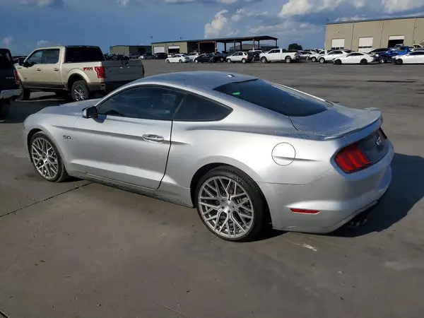 1FA6P8CF1K5116081 — 2019 Ford Mustang, фото 2 с аукциона Copart 13.10.2026, Мелкие вмятины и царапины