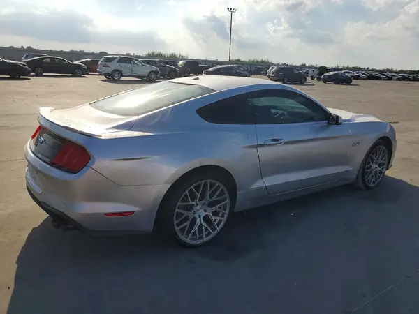 1FA6P8CF1K5116081 — 2019 Ford Mustang, фото 3 с аукциона Copart 13.10.2026, Мелкие вмятины и царапины
