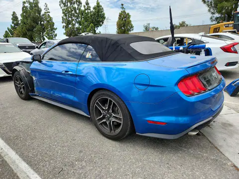 2020 Ford Mustang VIN 1FATP8UH6L5131843 фото 2