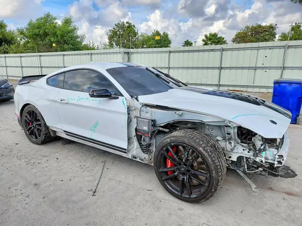 1FA6P8SJ8L5504464 — 2020 Ford Mustang, фото 4 с аукциона Copart, Передняя часть