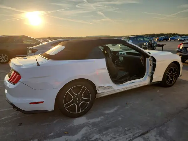 1FATP8UH8L5120388 — 2020 Ford Mustang, фото 3 с аукциона Copart, Боковая часть