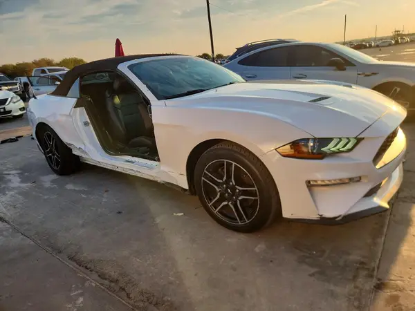 1FATP8UH8L5120388 — 2020 Ford Mustang, фото 4 с аукциона Copart, Боковая часть