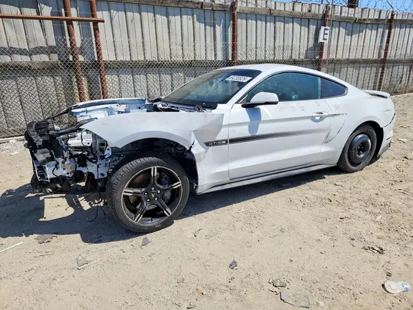 1FA6P8CF3M5138618 — 2021 Ford Mustang, Разукомплектован (Stripped), фото до ремонта
