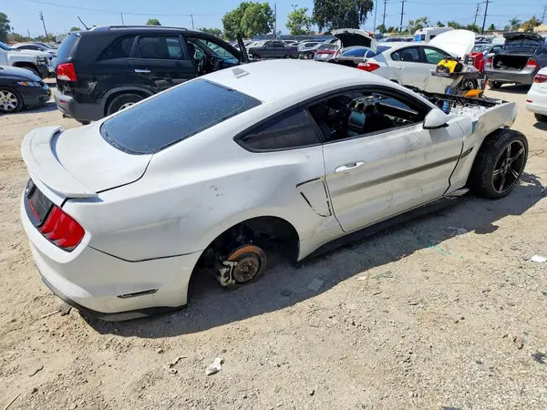 1FA6P8CF3M5138618 — 2021 Ford Mustang, фото 3 с аукциона Copart, Разукомплектован