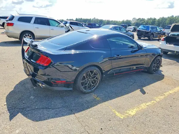 1FA6P8R04M5555720 — 2021 Ford Mustang, фото 3 с аукциона Copart, Передняя часть