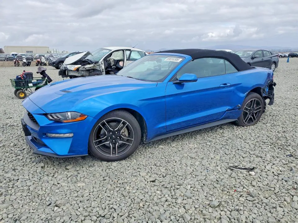 2021 Ford Mustang VIN 1FATP8UH6M5136610 фото 1