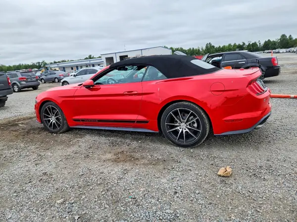1FATP8UH5M5132418 — 2021 Ford Mustang, фото 2 с аукциона Copart, Передняя часть