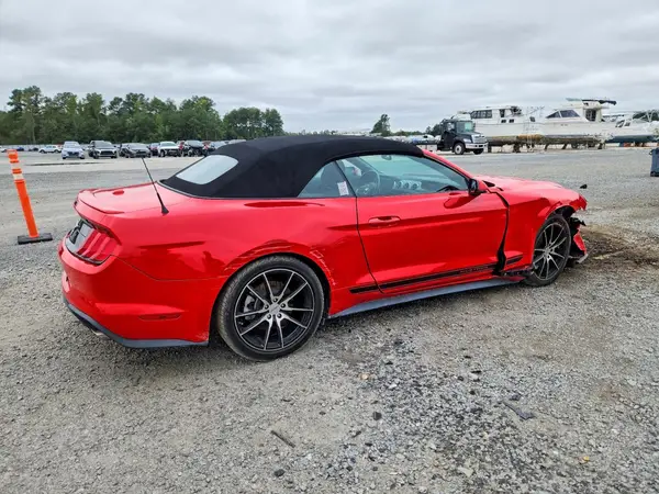 1FATP8UH5M5132418 — 2021 Ford Mustang, фото 3 с аукциона Copart, Передняя часть