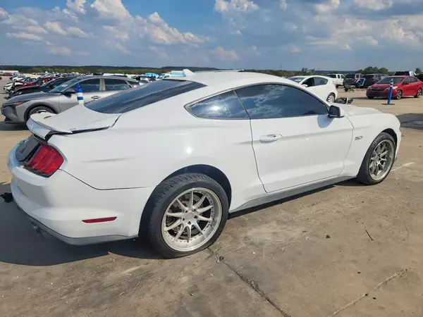 1FA6P8CF7M5138136 — 2021 Ford Mustang, фото 3 с аукциона Copart 04.10.2026, Боковая часть