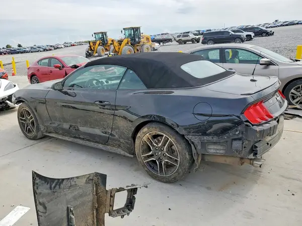 1FATP8UH4N5106779 — 2022 Ford Mustang, фото 2 с аукциона Copart, Передняя часть