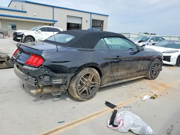 1FATP8UH4N5106779 — 2022 Ford Mustang, фото 3 с аукциона Copart, Передняя часть