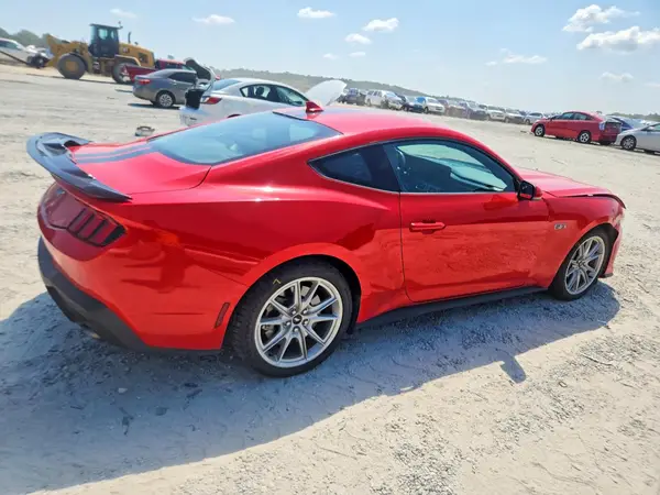 1FA6P8CF7R5418145 — 2024 Ford Mustang, фото 3 с аукциона Copart, Передняя часть
